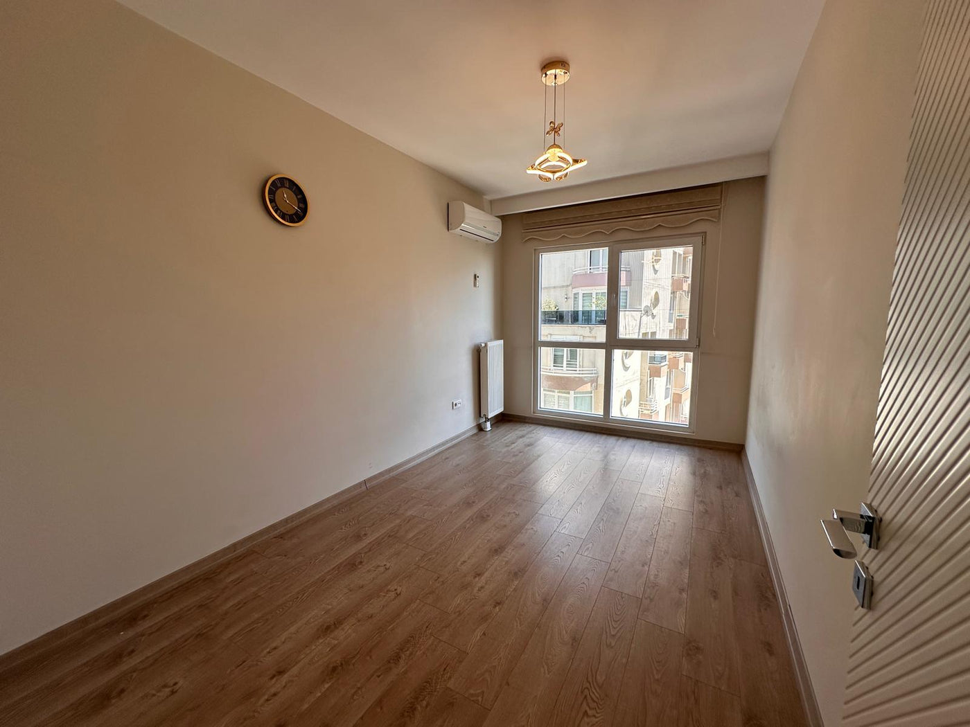İstanbul Beylikdüzü Merkezi Lokasyon Satılık 3+1 Daire